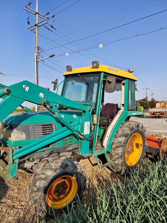 대동 트랙터 D400 (40마력) 앞좌측면