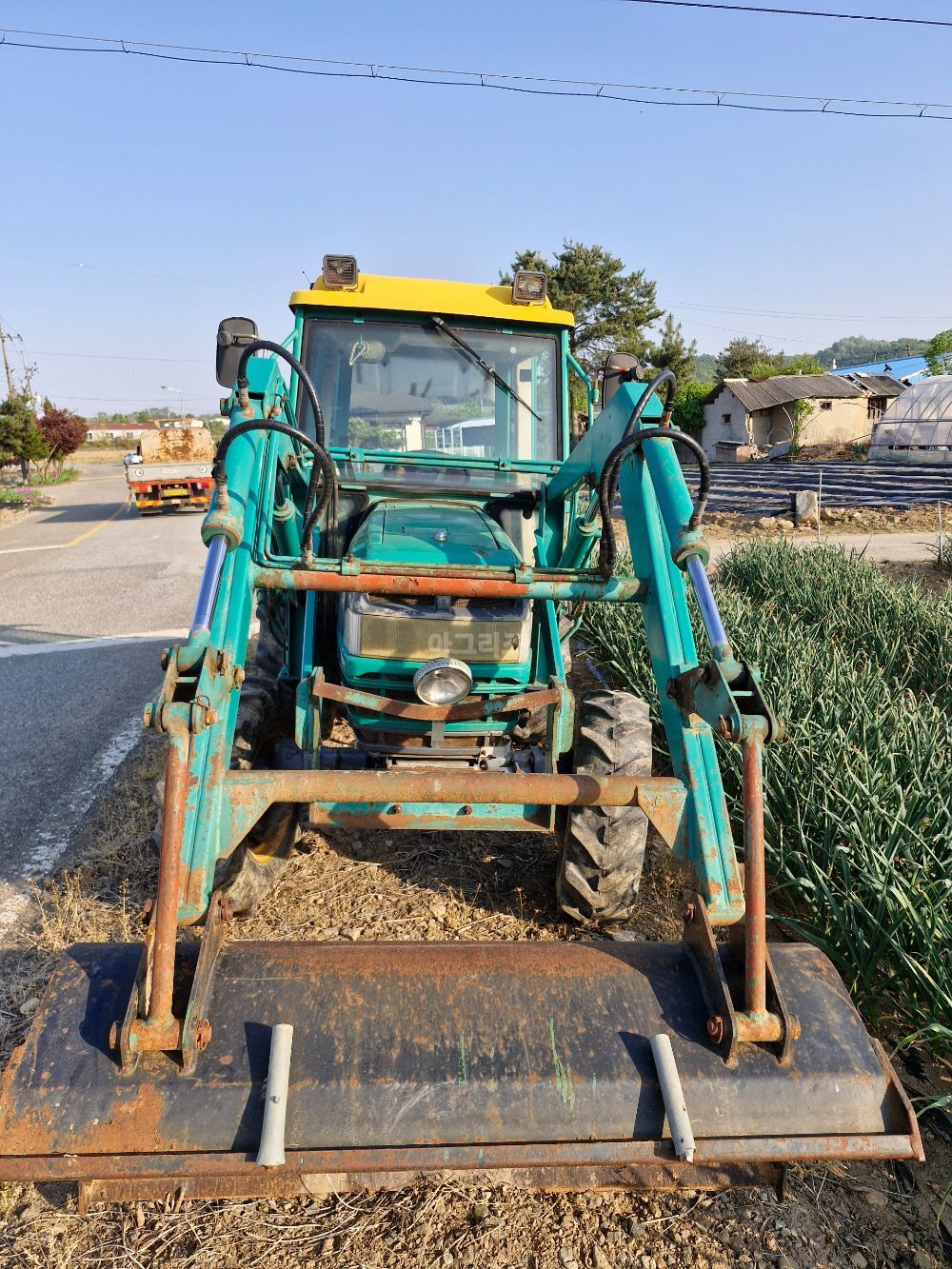 대동 트랙터 D400 (40마력) 뒤우측면