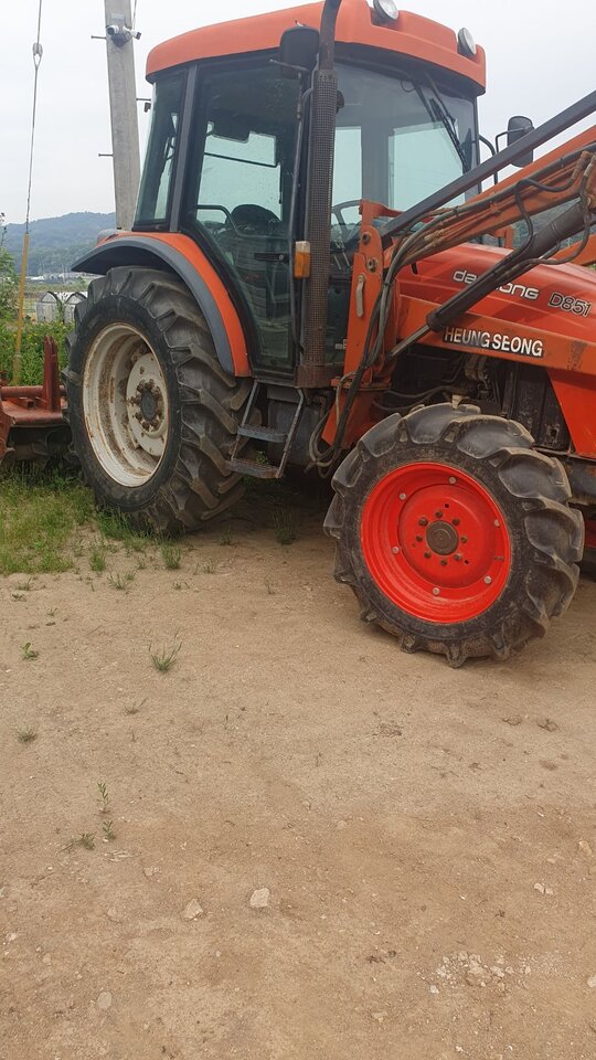 Daedong Tractor D851 (85hp) 앞좌측면