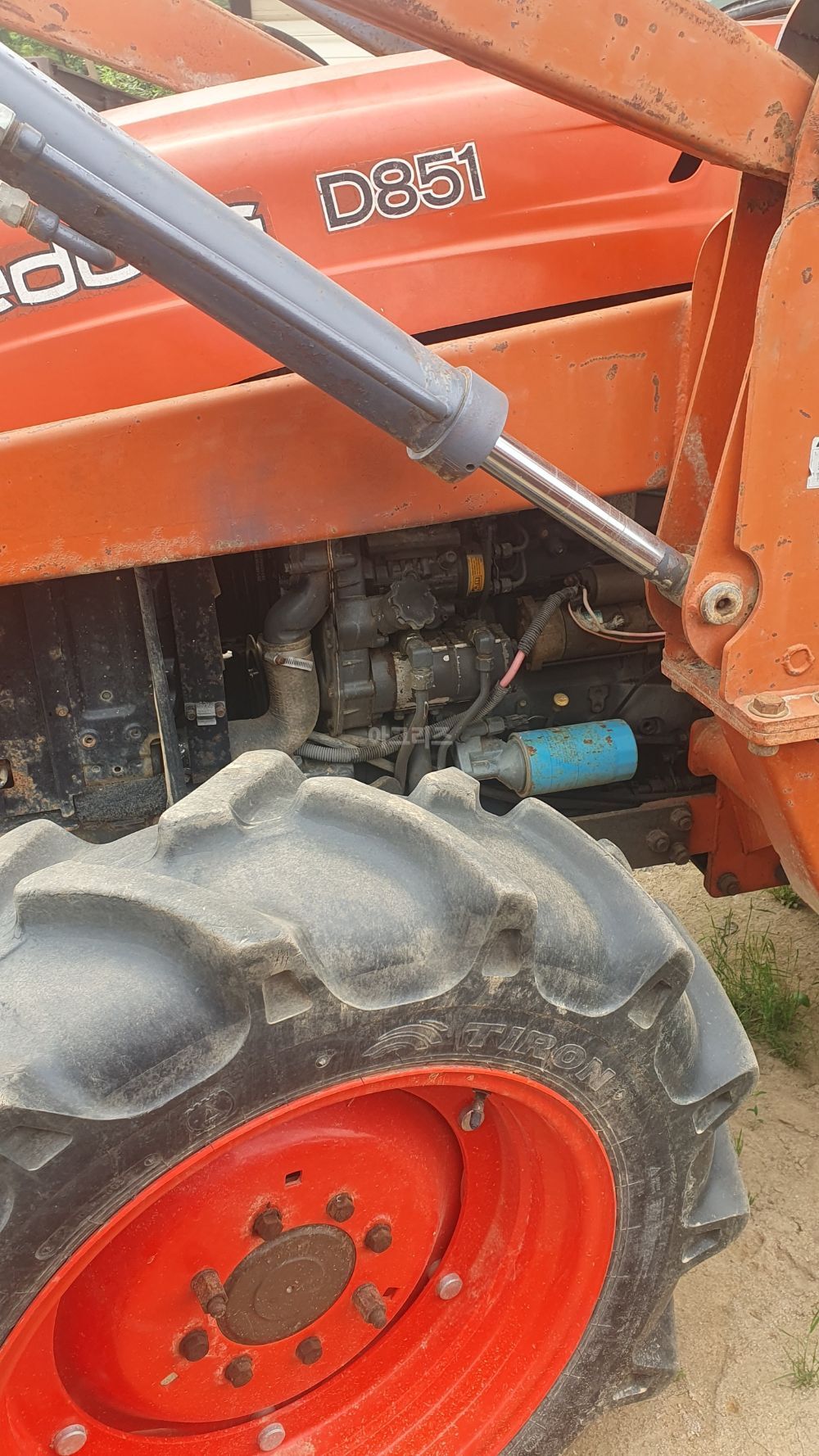 Daedong Tractor D851 (85hp) 뒤우측면