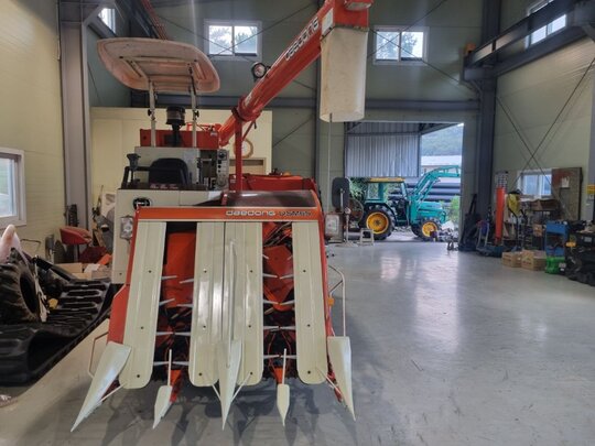 Daedong Combine Harvester DSM65 (4Rows) 앞좌측면
