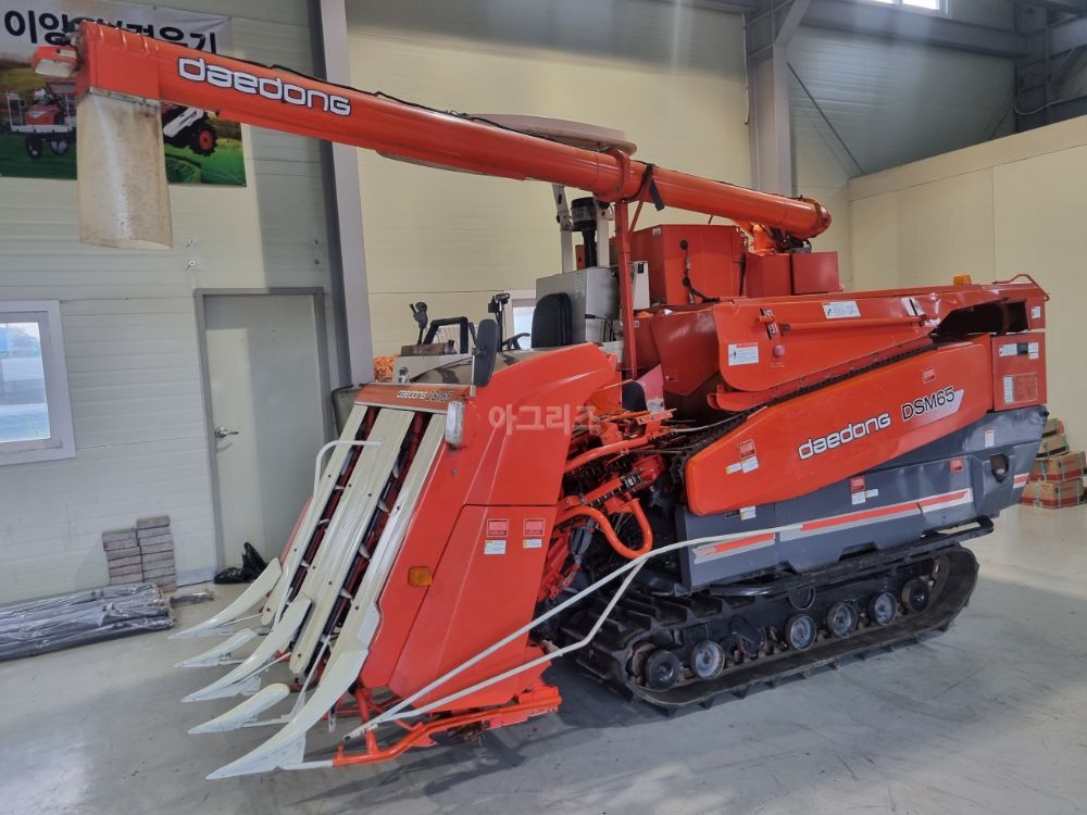 Daedong Combine Harvester DSM65 (4Rows) 뒤우측면