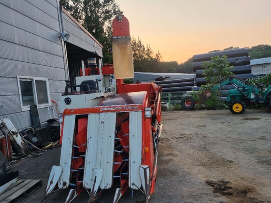 Daedong Combine Harvester DSM65 (4Rows) 앞좌측면
