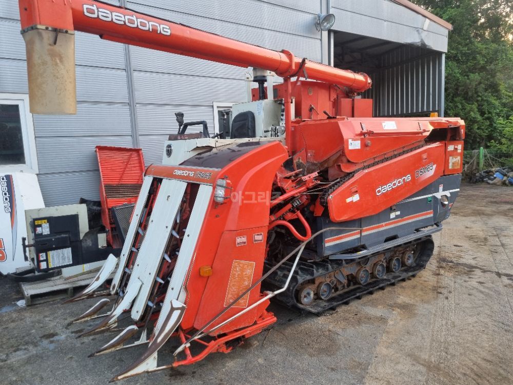 Daedong Combine Harvester DSM65 (4Rows) 뒤우측면