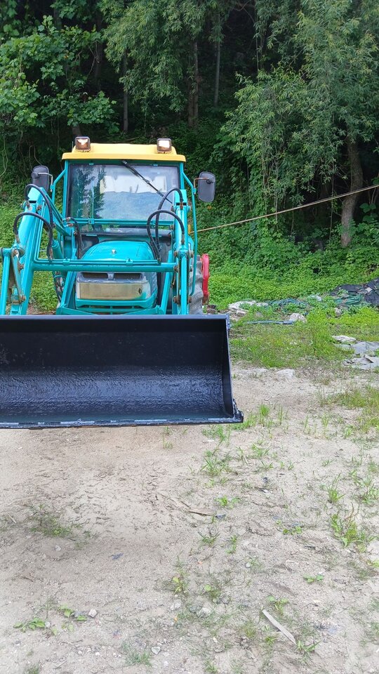 대동 트랙터 D400 (43마력) 앞좌측면