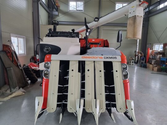 Daedong Combine Harvester DXM85G (5Rows) 앞좌측면