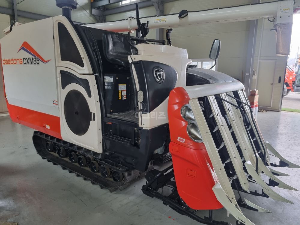 Daedong Combine Harvester DXM85G (5Rows) 뒤우측면