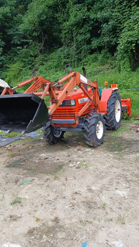 Daedong Tractor D4351 (43hp) 앞좌측면