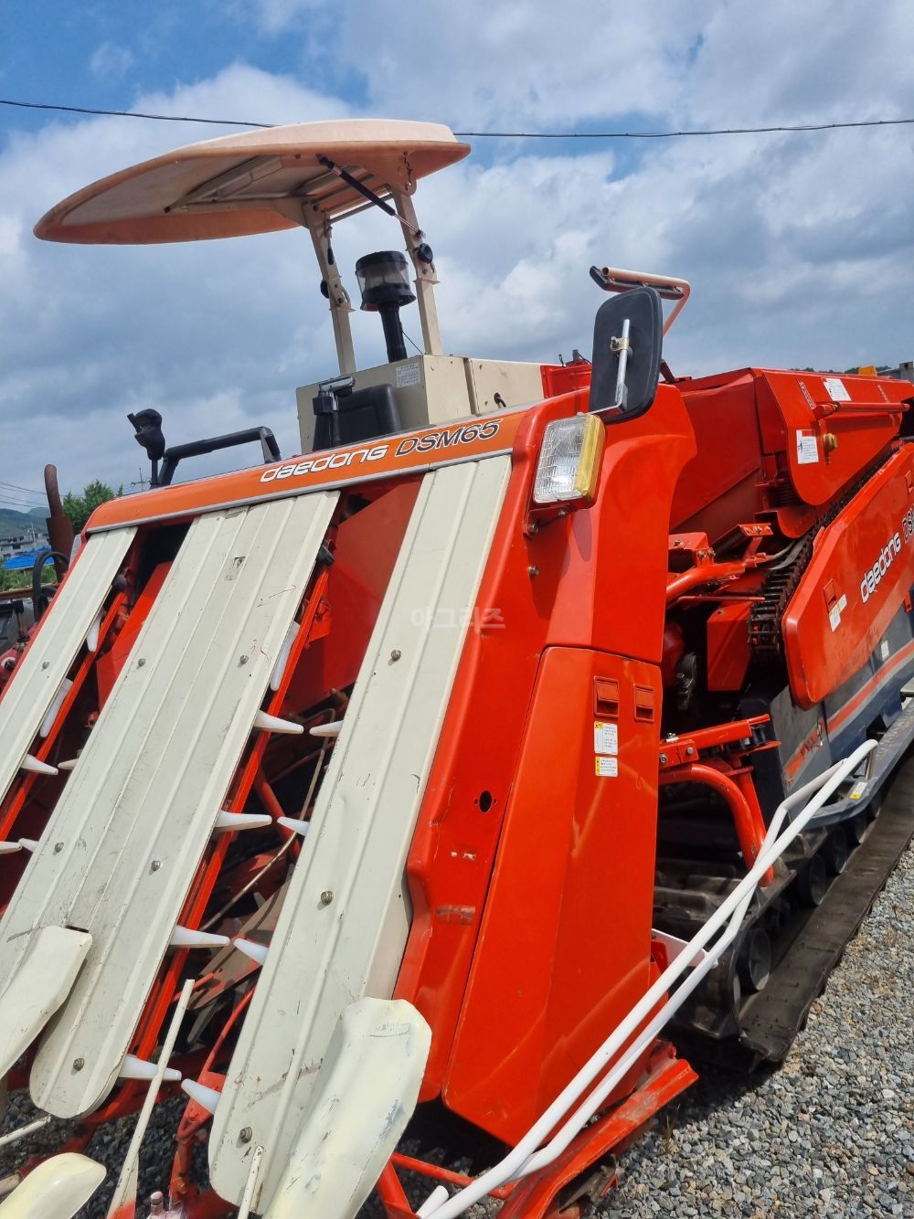 Daedong Combine Harvester DSM65 (4Rows) 뒤우측면
