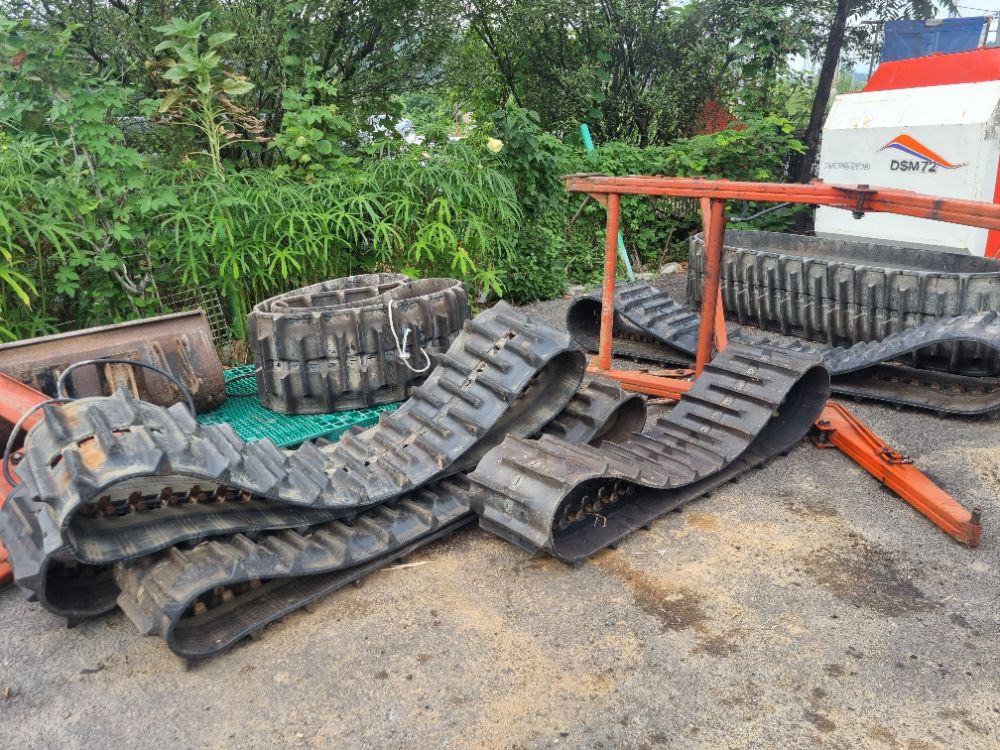 Daedong Combine Harvester DXM85G (5Rows) 뒤우측면