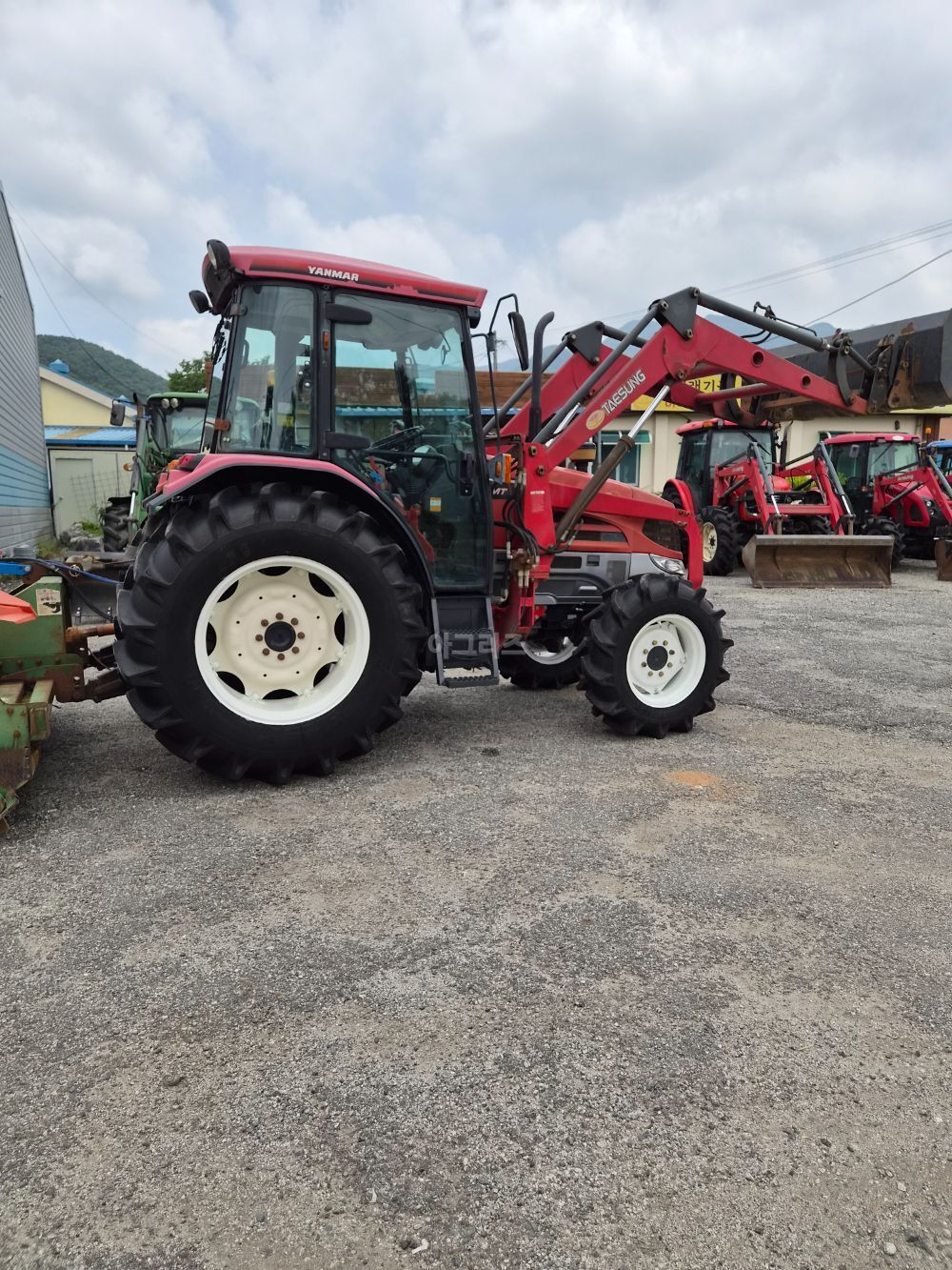 Yanmar Tractor EG775 (75hp) 뒤우측면