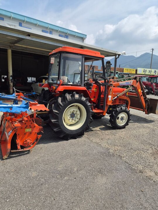 Daedong Tractor D3503 (35hp) 앞좌측면