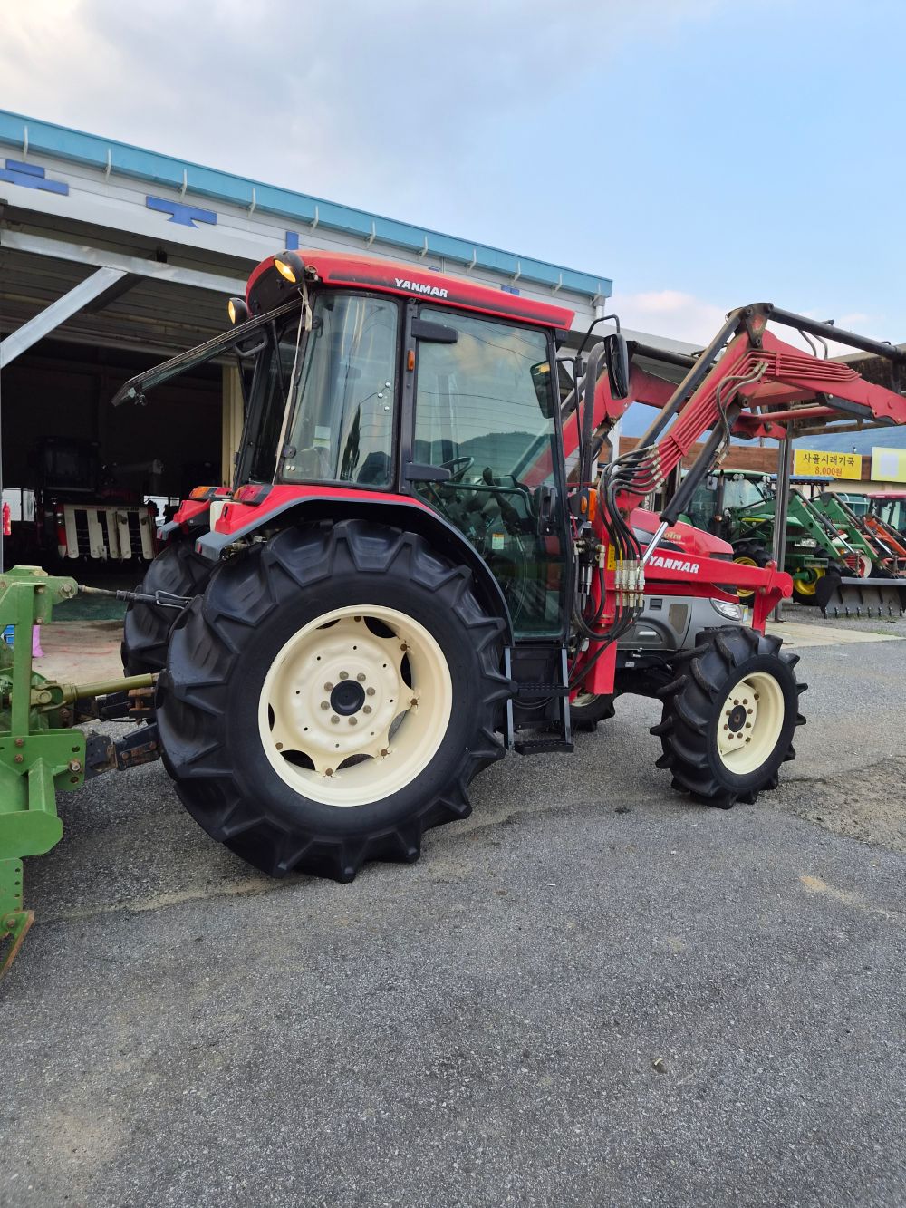 얀마 트랙터 EG775 (75마력) 뒤우측면