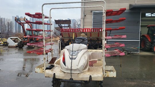 얀마 이앙기 VP60SDX (6조식) 앞좌측면