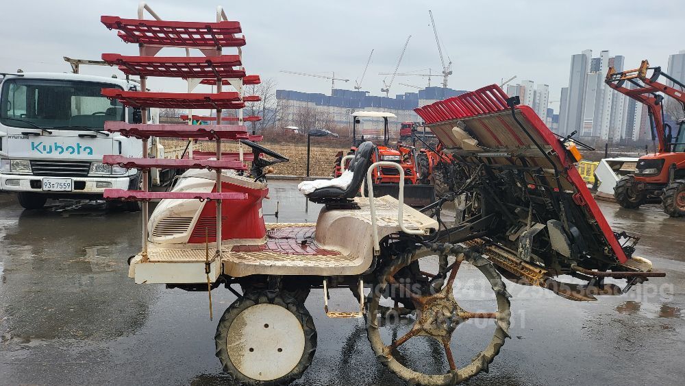 얀마 이앙기 VP60SDX (6조식) 뒤우측면