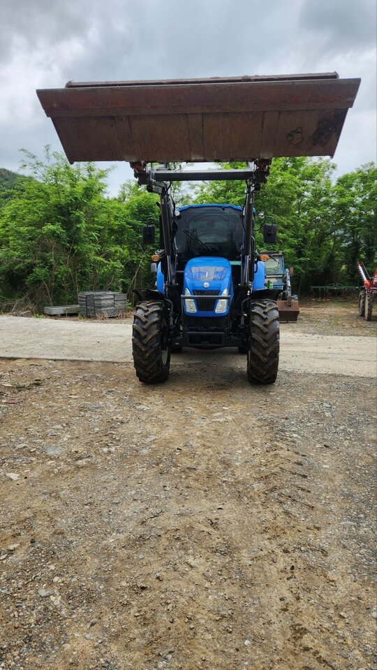 NewHolland Tractor T4.105 (105hp) 앞좌측면