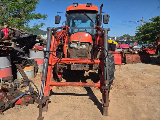 Daedong Tractor TS80 (80hp) 앞좌측면