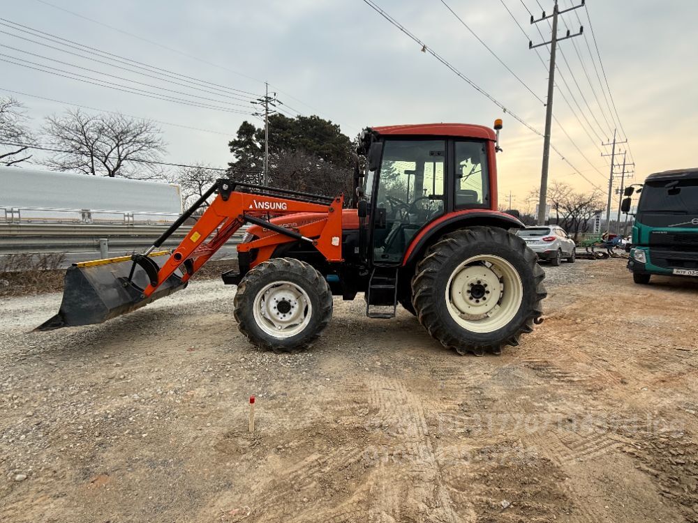 대동 트랙터 MX100 (100마력) 뒤우측면