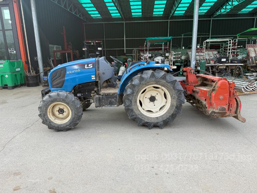 LS 트랙터 XR4155 (55.7마력) 뒤우측면