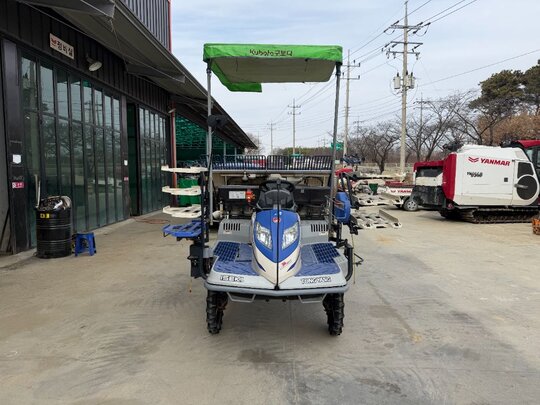 TYM Combine Harvester ISEKI (6Rows) 앞좌측면