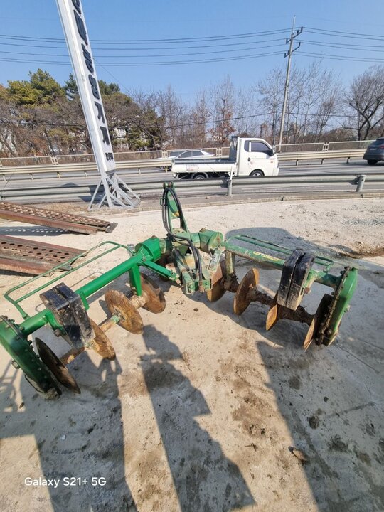  원판쟁기8륜 SW-DP258  앞좌측면