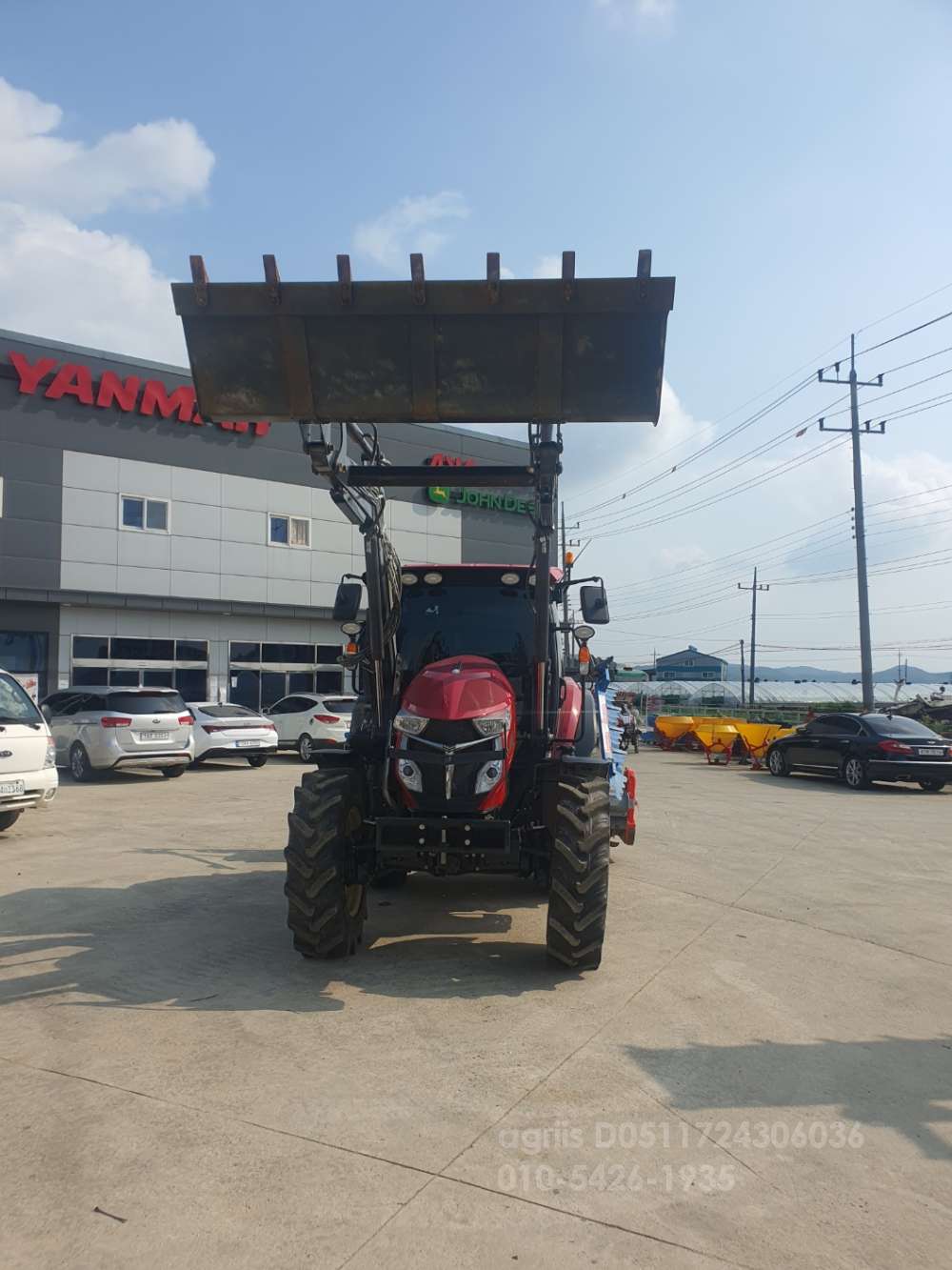 Yanmar Tractor YT5113A (113hp) 운전석