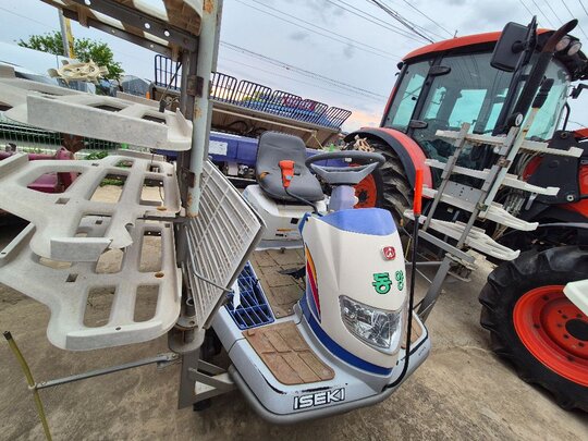 TYM Rice transplanter PZ60HGLF (6Rows) 앞좌측면