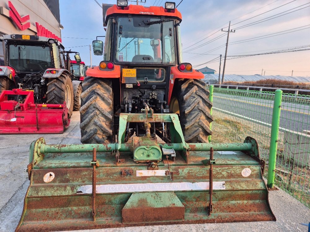 Daedong Tractor TS80 (80hp) 뒤우측면