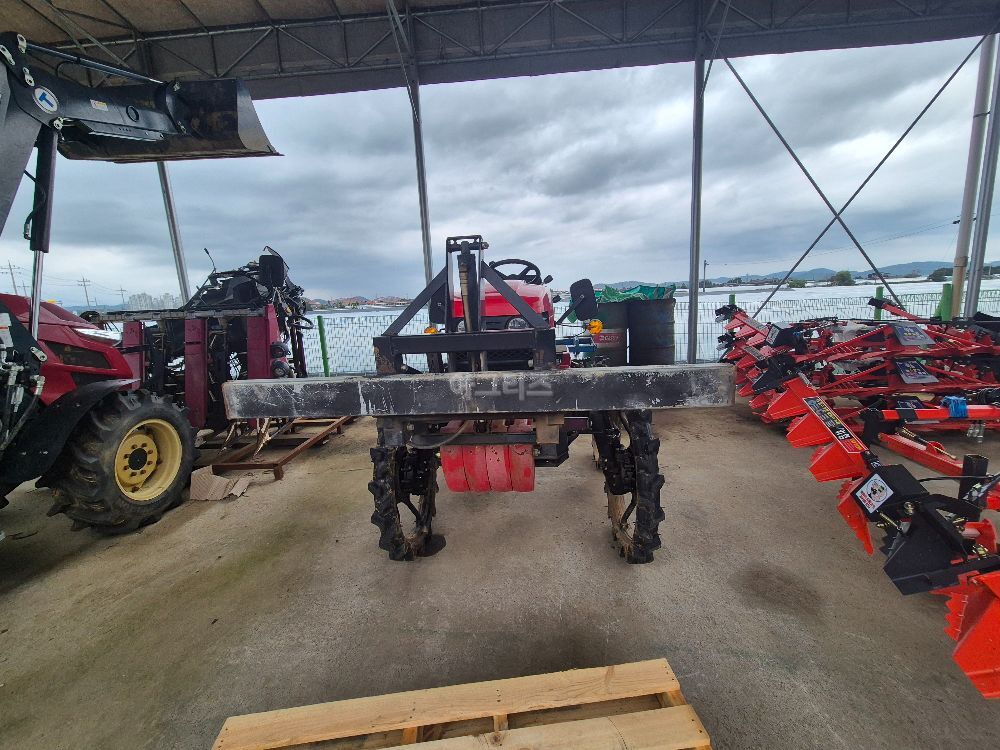Shibaura Cultivator CF1200 (13hp) 뒤우측면