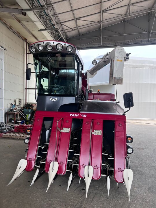 Yanmar Combine Harvester YH6115-P (6Rows) 앞좌측면