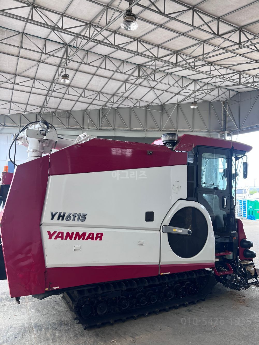 Yanmar Combine Harvester YH6115-P (6Rows) 뒤우측면