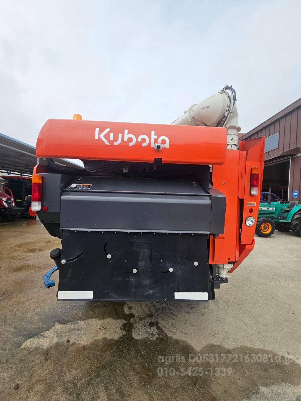 구보다 콤바인 ZR6130 (6조식) 뒤우측면