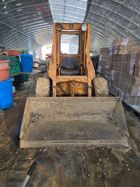 JohnDeere Skid steer loader 575  앞좌측면