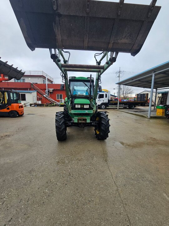 JohnDeere Tractor 5310 (63hp) 앞좌측면