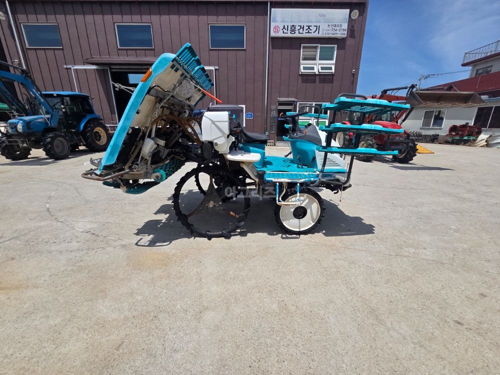 Kubota Rice transplanter KEP67R (6Rows) 뒤우측면