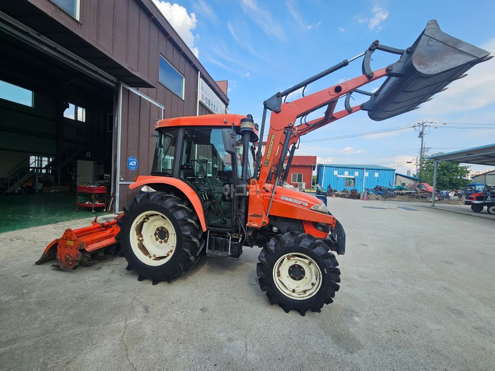 대동 트랙터 D500 (50마력) 뒤우측면