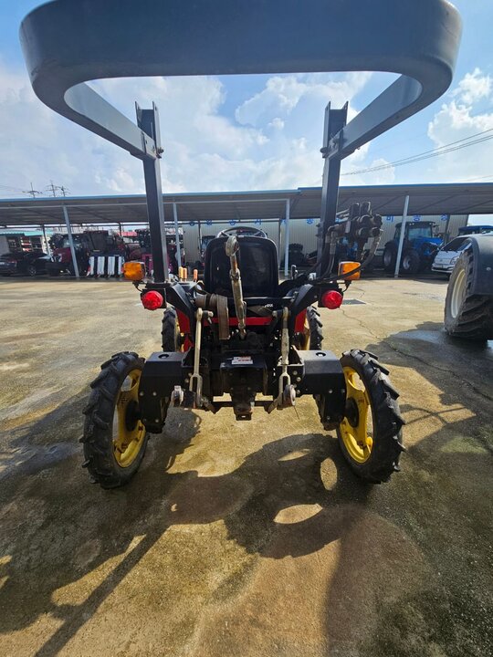 Kukje Cultivator KM-2000 (19hp) 앞좌측면