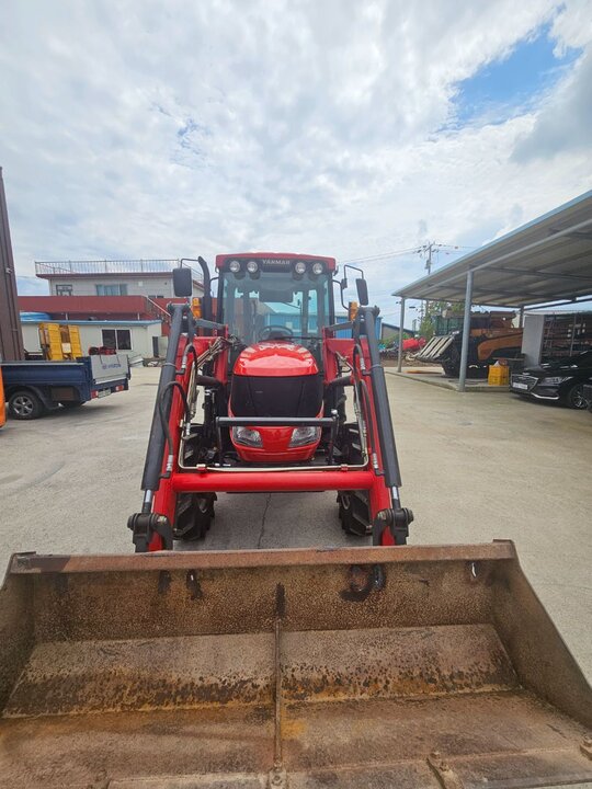 얀마 트랙터 EG65 (65마력) 앞좌측면