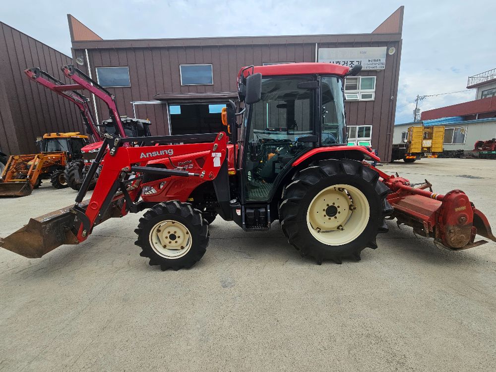 얀마 트랙터 EG65 (65마력) 뒤우측면