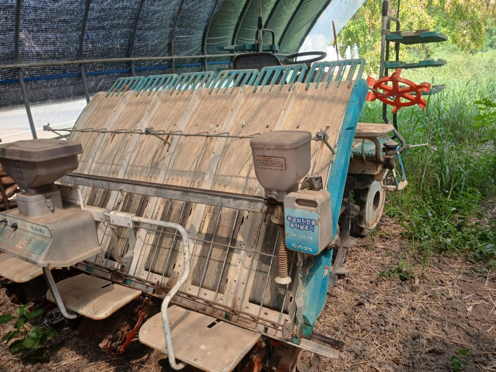 Kubota Rice transplanter KWP69DF (6Rows) 뒤우측면