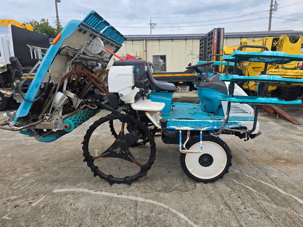 Kubota Rice transplanter KEP67R (6Rows) 뒤우측면