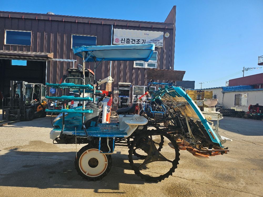 Kubota Rice transplanter KWP69DF (6Rows) 뒤우측면
