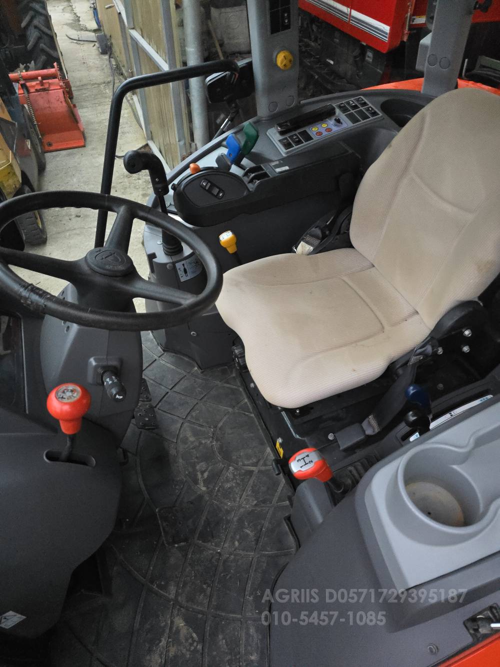 Daedong Tractor RX630 (63hp) 엔진내부