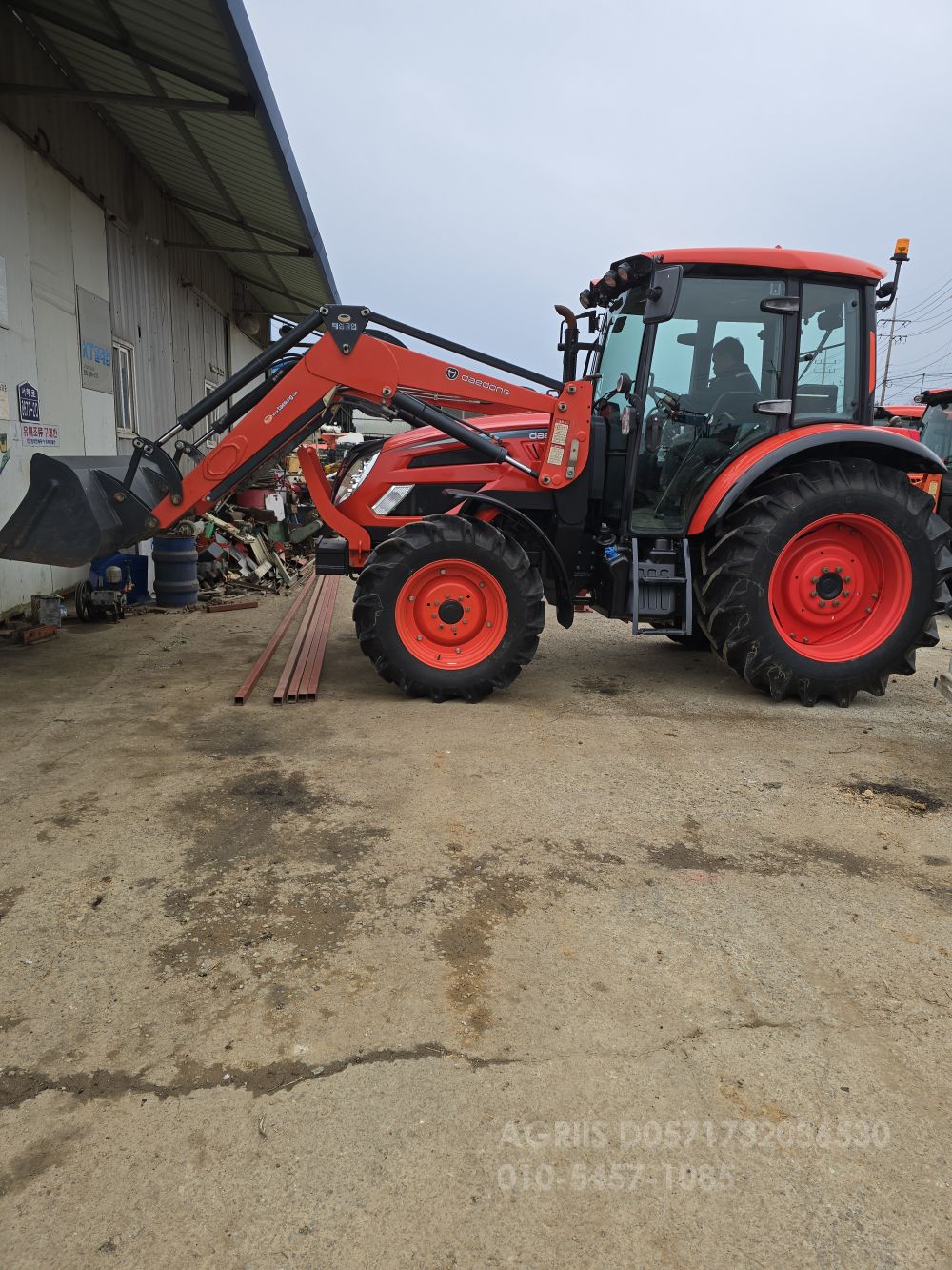 Daedong Tractor PX950 (93hp) 앞좌측면