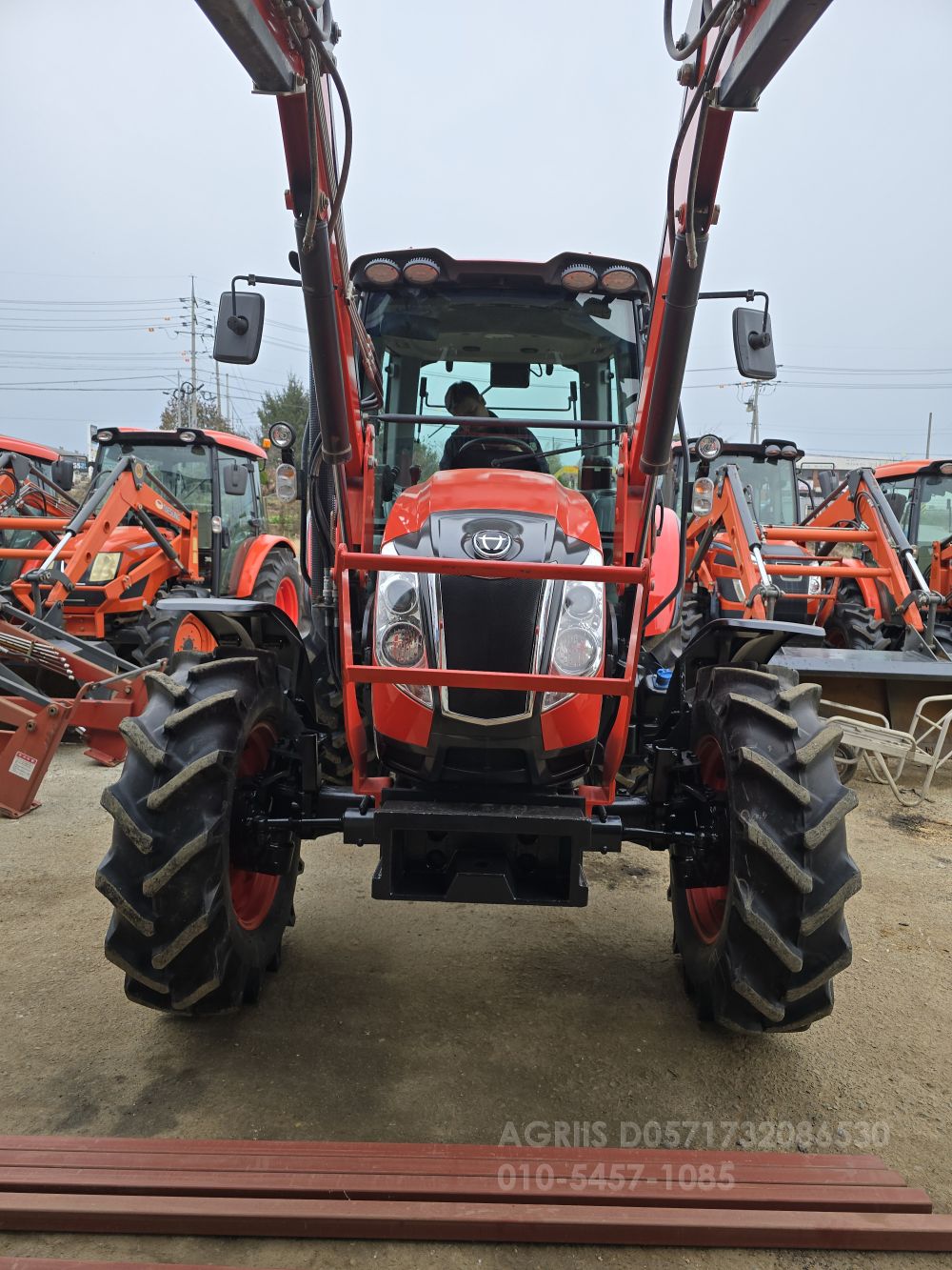 Daedong Tractor PX950 (93hp) 측면