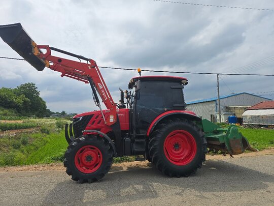 Kukje Tractor LUXEN1100 (117hp) 앞좌측면