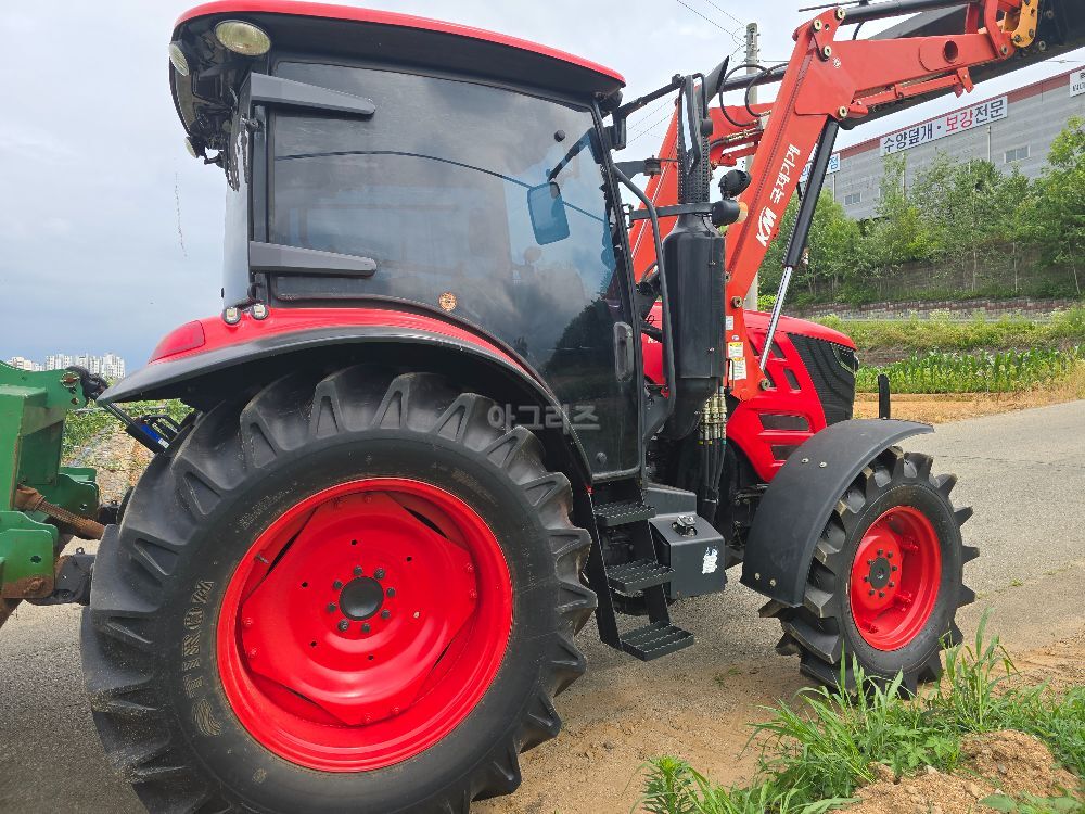 Kukje Tractor LUXEN1100 (117hp) 뒤우측면