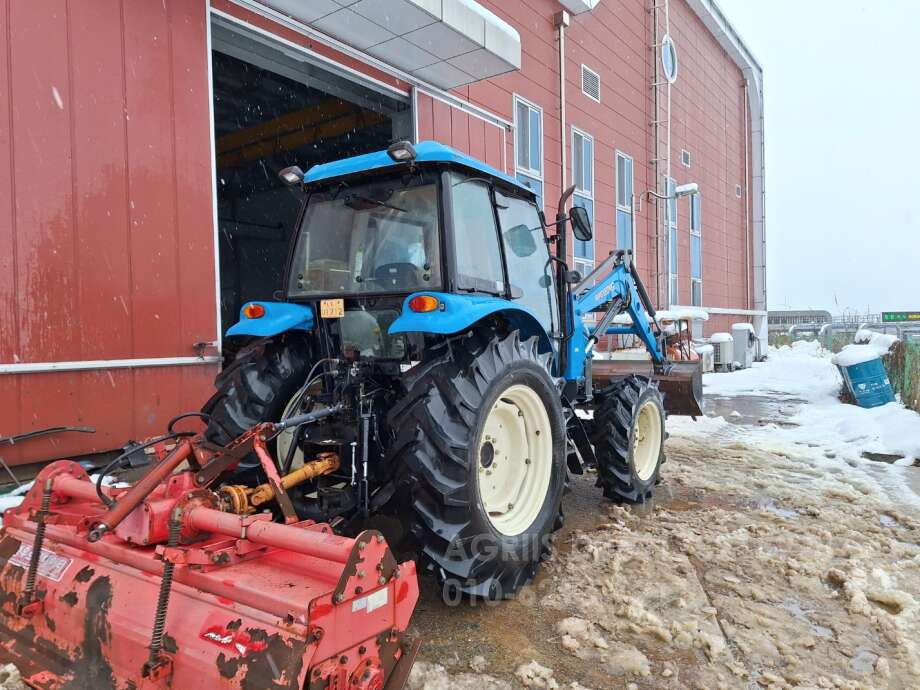 LS Tractor L7020 (75hp) 측면