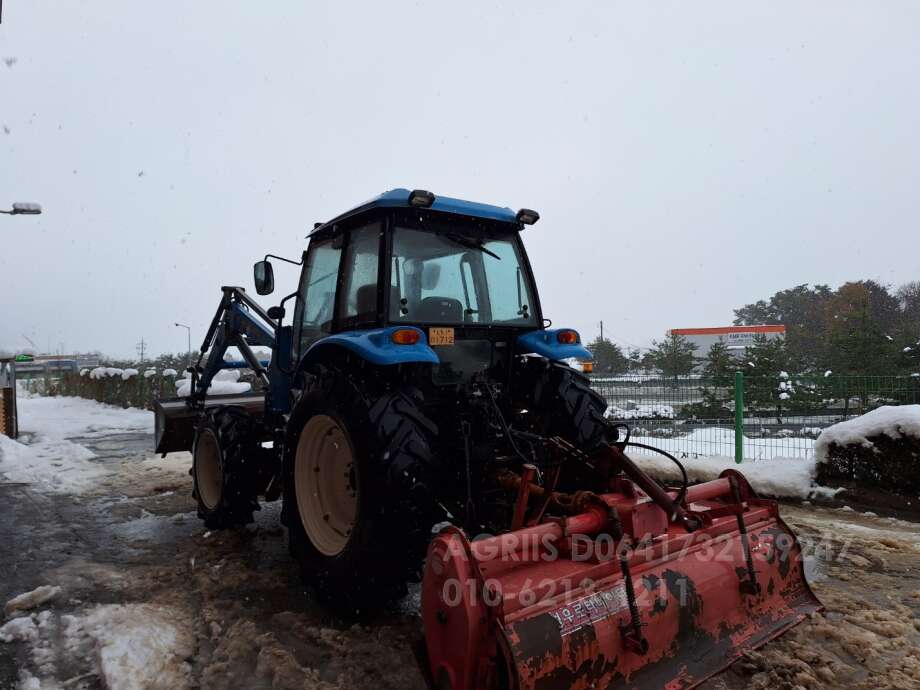 LS Tractor L7020 (75hp) 운전석