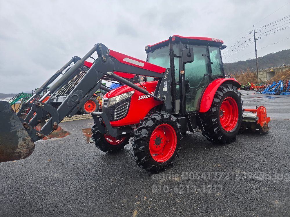 국제 트랙터 LUXEN700 (70마력) 뒤우측면